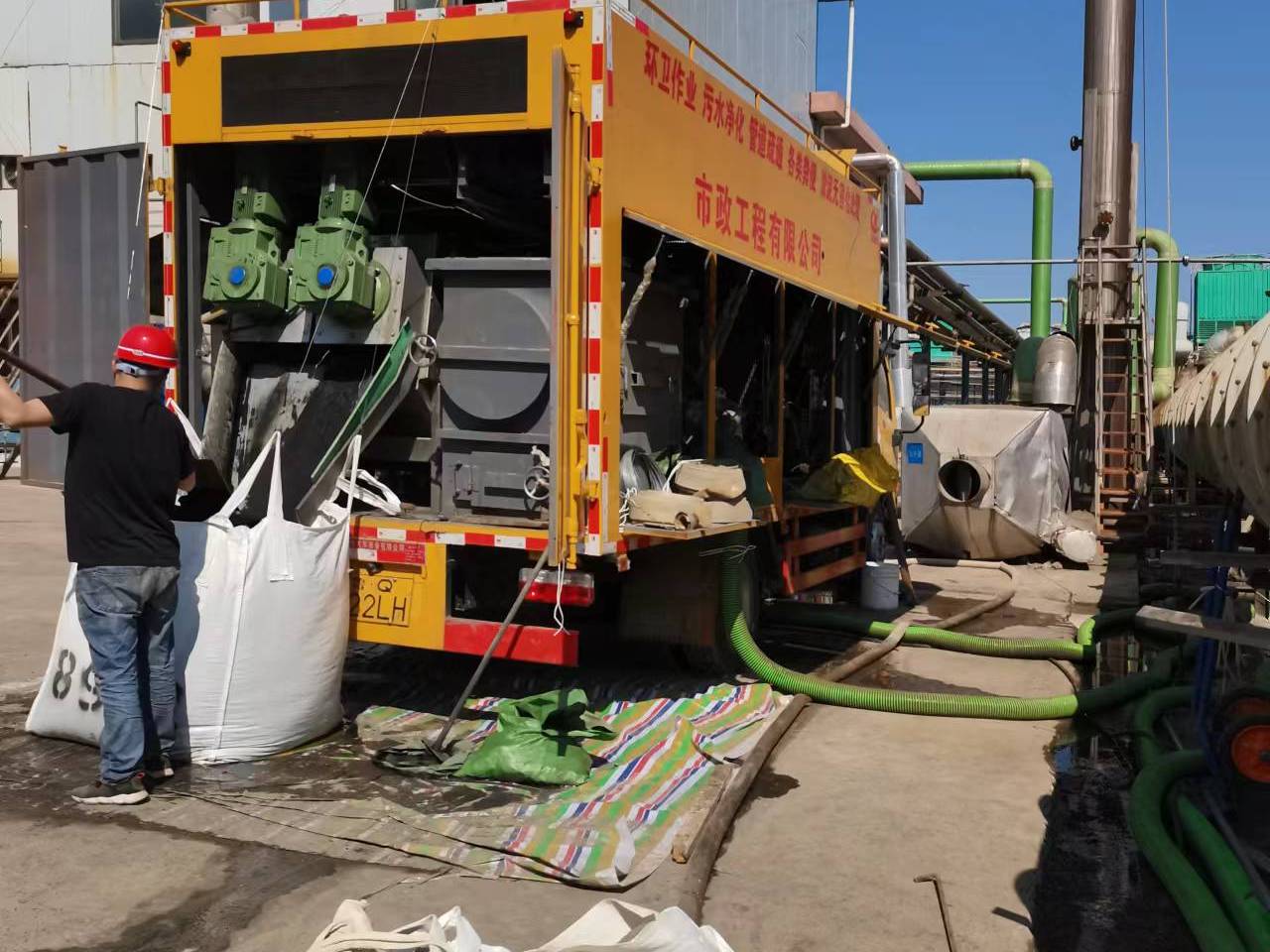 革吉淤泥压干处理